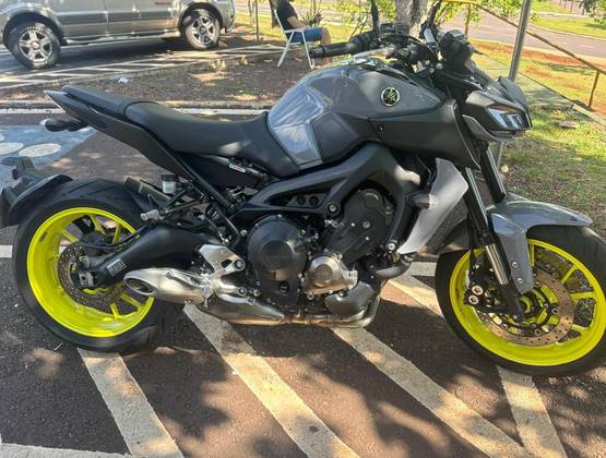 YAMAHA MT-09 